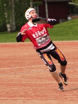 Kyllä pallo tarttui räpylään