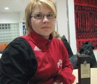 Elisa Oravakangas sai Vuoden juniorivalmentajan kiertopalkinnon haltuunsa ansioista D-poikien joukkueen vetämisestä. 
