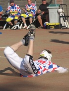 Komea syöksy kotipesään